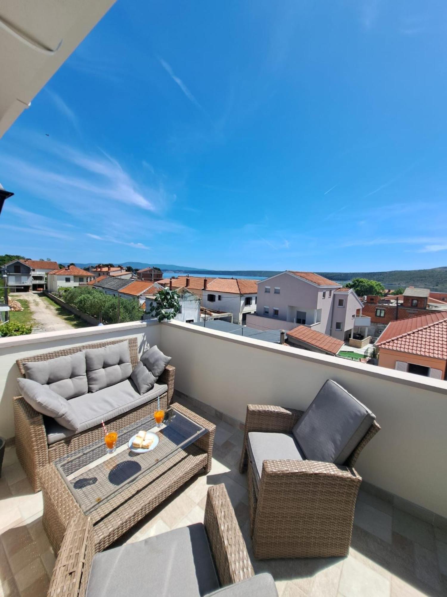 Apartman Lucia Posedarje Exteriér fotografie